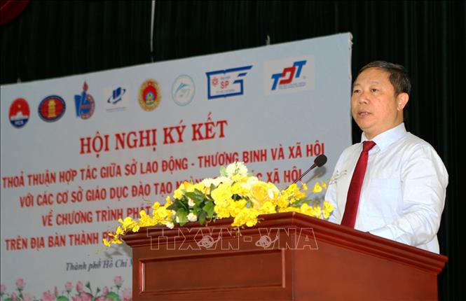 Phó Chủ tịch Uỷ ban nhân dân Thành phố Hồ Chí Minh Dương Anh Đức phát biểu tại Hội nghị. Ảnh: Thanh Vũ - TTXVN

