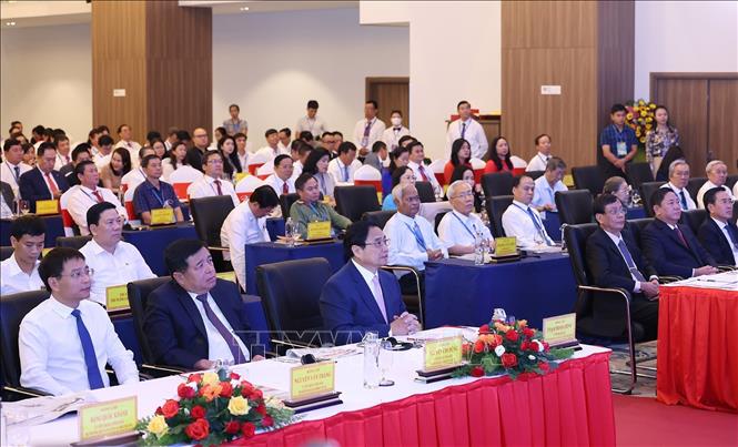 Thủ tướng Phạm Minh Chính và các đại biểu dự Hội nghị công bố quy hoạch tỉnh Ninh Thuận. Ảnh: Dương Giang-TTXVN

