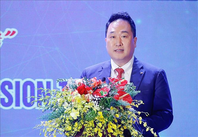 Ông Hong Sun, Chủ tịch Hiệp hội Doanh nghiệp Hàn Quốc tại Việt Nam (KOCHAM) phát biểu. Ảnh: Dương Giang-TTXVN