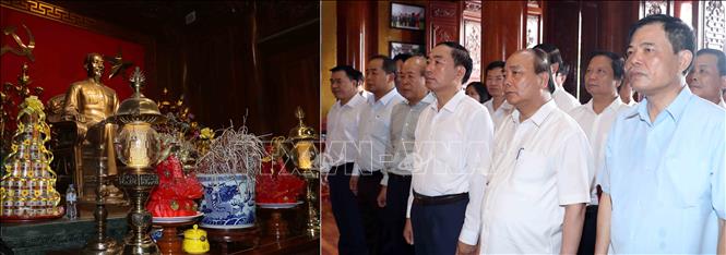 [30/06/2018 16:18:08] Trong ảnh: Thủ tướng Nguyễn Xuân Phúc dâng  hương tưởng niệm Chủ tịch Hồ Chí Minh tại Nhà truyền thống tỉnh uỷ Thái Nguyên. Ảnh: Thống Nhất – TTXVN
