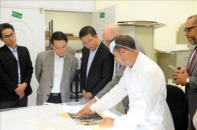 Trong ảnh: Đồng chí Nguyễn Đức Lợi (thứ hai từ trái sang) thăm Viện Lưu trữ Quốc gia Cộng hòa Dominicana. Ảnh: Lê Hà - Pv TTXVN tại Trung Mỹ
