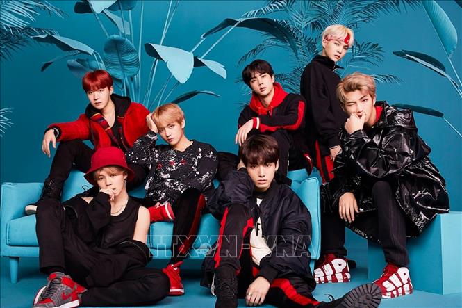 Trong ảnh: Các thành viên nhóm nhạc BTS. Ảnh: Yonhap/ TTXVN