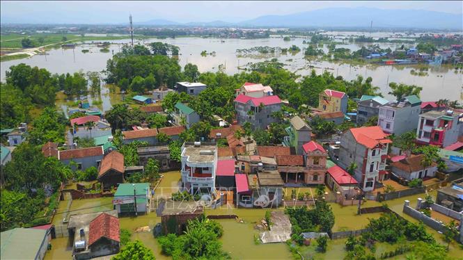 Hà Nội: Nước sông Tích tràn đê, nhiều xã ở huyện Quốc Oai ngập