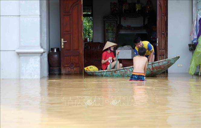 Trong ảnh: Cuộc sống, sinh hoạt của người dân bị đảo lộn. Ảnh: Thanh Tùng-TTXVN