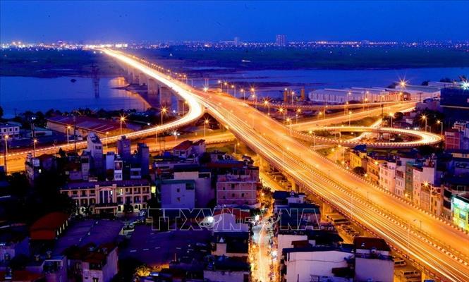 Cầu Vĩnh Tuy góp phần hoàn chỉnh quy hoạch đường vành đai 2 của Hà Nội, là tuyến giao thông huyết mạch của Thủ đô. Ảnh: Huy Hùng - TTXVN.