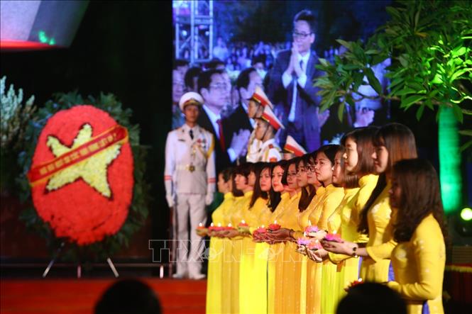 Trong ảnh: Lễ tri ân các anh hùng liệt sĩ tại nghĩa trang Sơn Tây (Hà Nội) Ảnh: Minh Quyết - TTXVN