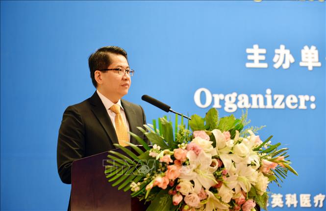 Trong ảnh: Đại sứ Singapore tại Trung Quốc La Gia Lương phát biểu tại đối thoại. Ảnh: Trung Kiên – Pv TTXVN tại Trung Quốc