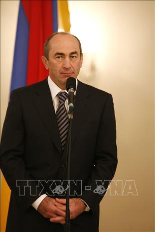 Trong ảnh (tư liệu): Ông Robert Kocharyan lúc đương nhiệm Tổng thống Armenia trong cuộc họp báo chung với Tổng thống Phần Lan Tarja Halonen tại Helsinki (Phần Lan) năm 2007. AFP/TTXVN