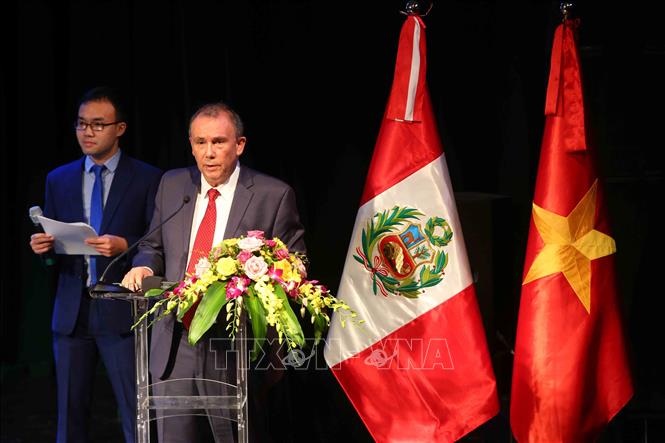 Trong ảnh: Ông Augusto Morelli, đại sứ Peru tại Việt Nam phát biểu khai mạc. Ảnh: Thành Đạt – TTXVN

