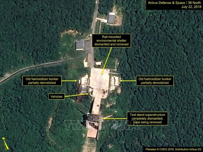 Trong ảnh (tư liệu): Hình ảnh do trang mạng 38 North cung cấp ngày 23/7 cho thấy hoạt động tháo dỡ tại bãi thử động cơ tên lửa Sohae của Triều Tiên. Ảnh: AFP/ TTXVN  