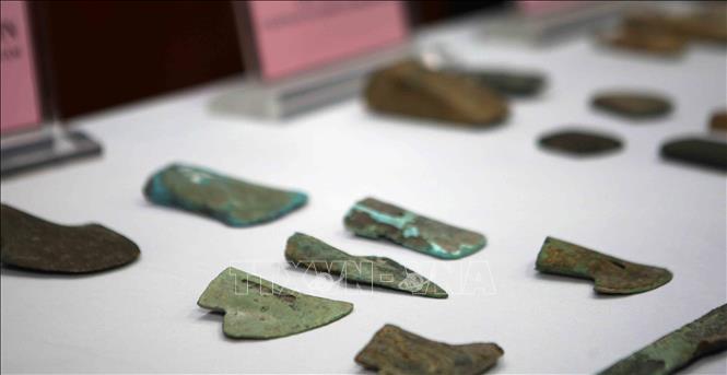 Trong ảnh: Các hiện vật được Đại sứ quán Việt Nam tại Cộng hòa Liên bang Đức bàn giao cho Bảo tàng Lịch sử quốc gia. Ảnh: Thanh Tùng-TTXVN