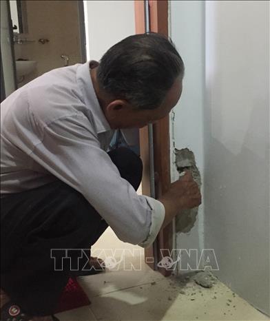 Trong ảnh: Căn hộ 603, chung cư Bảo Sơn Complex của ông Ông Phạm Văn Ảnh bị xuống cấp dù mới ở được 2 tháng. Ảnh: Nguyễn Oanh- TTXVN