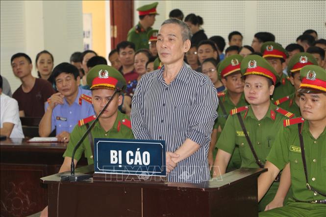Trong ảnh: Bị cáo Lê Đình Lượng tại phiên tòa. Ảnh: Bích Huệ - TTXVN