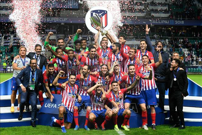 Trong ảnh: Các cầu thủ Atletico Madrid mừng chiến thắng sau trận đấu Siêu cúp châu Âu với Real Madrid tại Tallinn, Estonia ngày 15/8. Ảnh: THX/ TTXVN