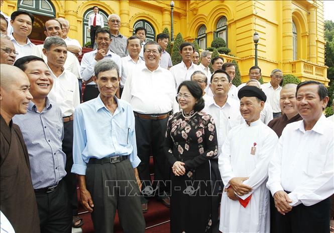 Trong ảnh: Phó Chủ tịch nước Đặng Thị Ngọc Thịnh với các đại biểu. Ảnh: Văn Điệp – TTXVN