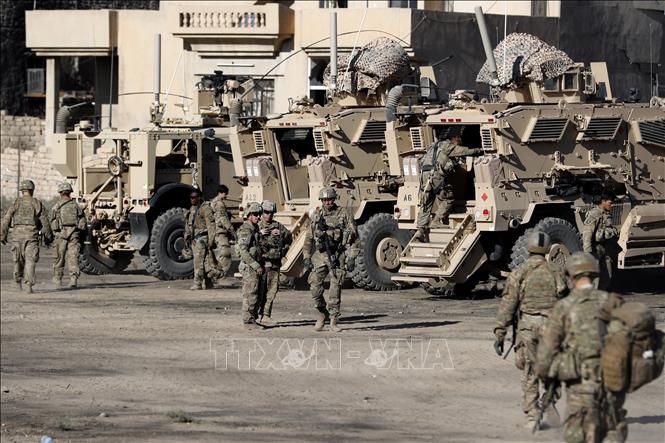 Trong ảnh (tư liệu): Binh sĩ Mỹ tuần tra tại khu vực gần căn cứ quân sự ở Mosul, Iraq ngày 23/11/2016. Ảnh: AFP/ TTXVN