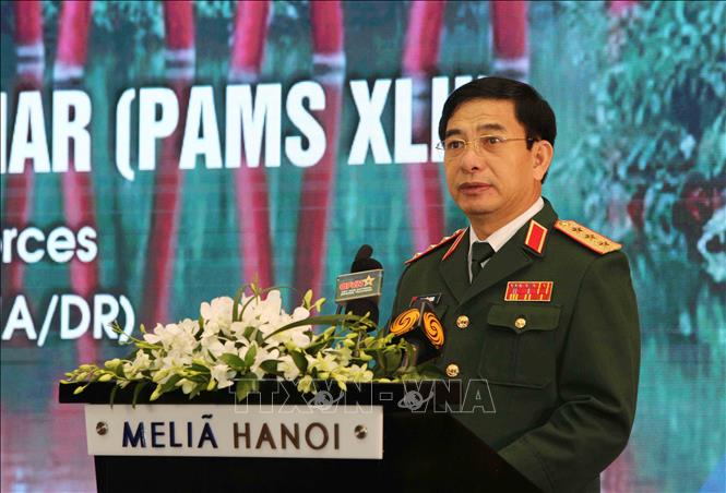 Trong ảnh: Thượng tướng Phan Văn Giang, Tổng Tham mưu trưởng, Thứ trưởng Bộ Quốc phòng phát biểu khai mạc hội thảo. Ảnh: Dương Giang – TTXVN