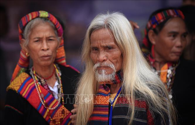 Trong ảnh: Già làng người Bru Vân Kiều đến từ tỉnh Quảng Bình. Ảnh: Trọng Đạt - TTXVN