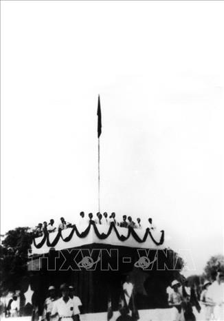 Trong ảnh: Ngày 2/9/1945, tại Quảng trường Ba Đình, Chủ tịch Hồ Chí Minh đọc Bản Tuyên ngôn Độc lập, khai sinh nước Việt Nam Dân chủ Cộng hoà. Ảnh: Tư liệu TTXVN