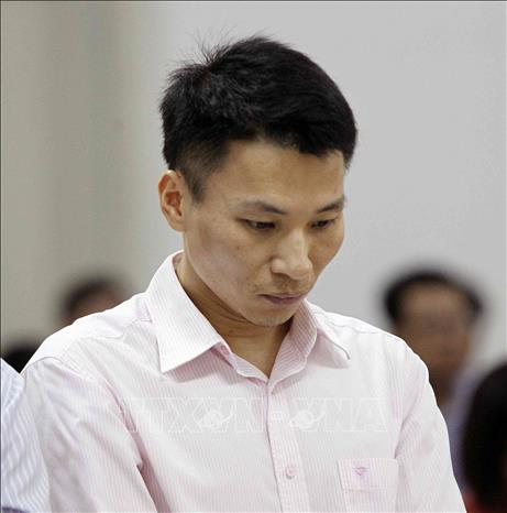 Trong ảnh: Bị cáo Vũ Phương Nam (sinh năm 1979, nguyên Kế toán trưởng PVTEX) bị tuyên phạt 8 năm tù. Ảnh: Văn Điệp - TTXVN