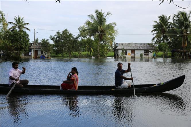 Trong ảnh: Cảnh ngập lụt sau mưa lũ tại bang Kerala, Ấn Độ ngày 22/8. Ảnh: THX/ TTXVN