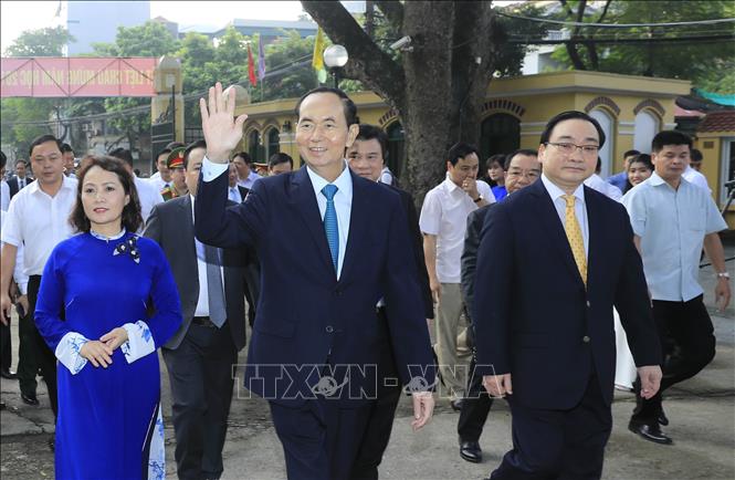 Photo: President Tran Dai Quang  attends new school year ceremony at the Chu Van An High School in Ba Dinh district in Hanoi. VNA Photo: Nhan Sáng