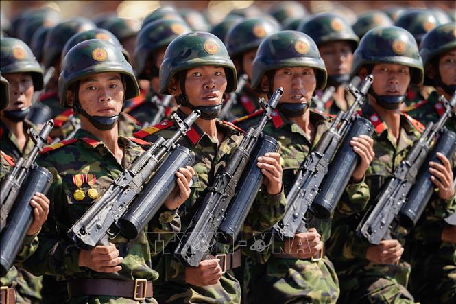 Trong ảnh: Binh sĩ Triều Tiên tham gia lễ diễu binh mừng 70 năm Quốc khánh tại thủ đô Bình Nhưỡng ngày 9/9. Ảnh: THX/ TTXVN