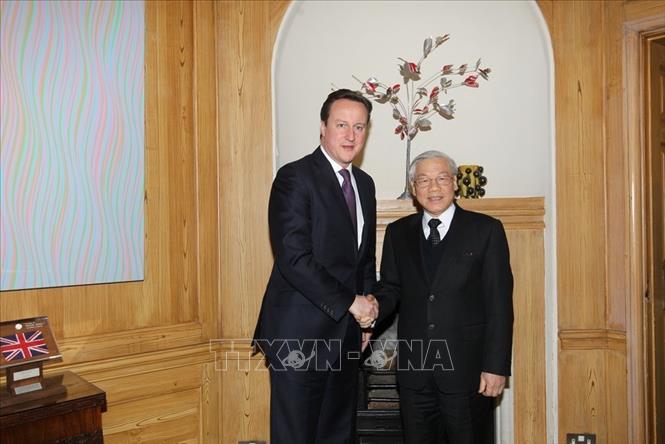 Trong ảnh: Thủ tướng Anh David Cameron đón Tổng Bí thư Nguyễn Phú Trọng, ngày 22/1/2013, tại số 10 phố Downing (London). Ảnh: Trí Dũng – TTXVN
