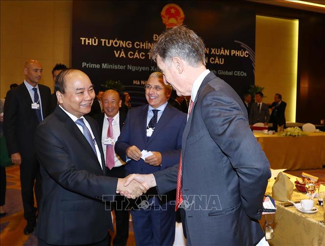 Trong ảnh: Thủ tướng Nguyễn Xuân Phúc với các đại biểu. Ảnh: Thống Nhất - TTXVN