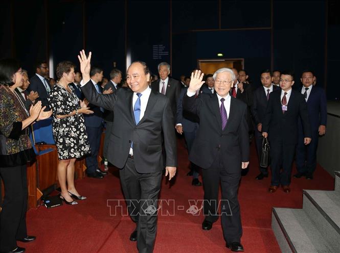 Trong ảnh: Tổng Bí thư Nguyễn Phú Trọng và Thủ tướng Nguyễn Xuân Phúc đến dự Phiên khai mạc toàn thể WEF ASEAN 2018. Ảnh: Trí Dũng - TTXVN