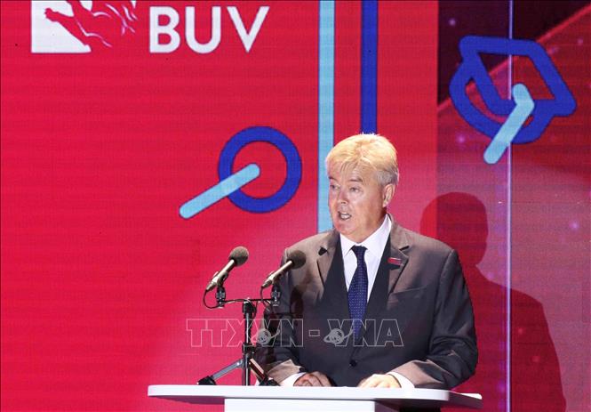 Trong ảnh: HIệu trưởng Trường Đại học Anh quốc Việt Nam, ông Raymond Gordon phát biểu tại buổi lễ. Ảnh: Đinh Tuấn - TTXVN
