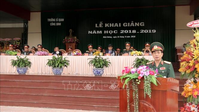 Trong ảnh: Đồng chí Phan Văn Giang, Thứ trưởng Bộ Quốc Phòng phát biểu tại lễ khai giảng. Ảnh: Huyền Trang - TTXVN