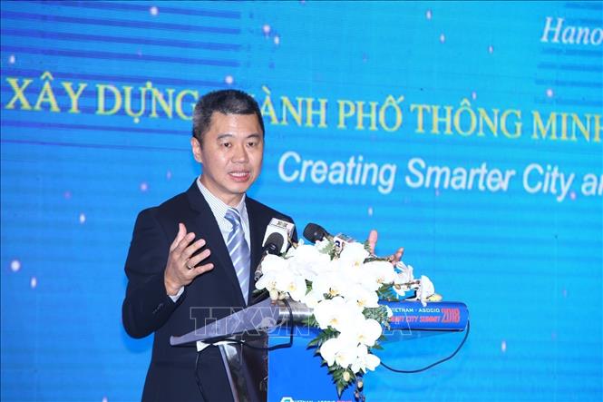 Photo: Chairman of the Asian Oceanian Computing Industry Organization David Wong speaks at the Summit’s opening ceremony. VNA Photo: Minh Quyết 