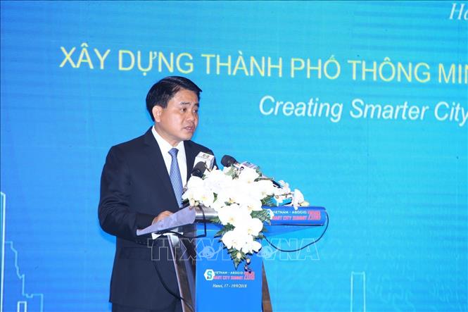 Photo: Chairman of the Hanoi People’s Committee Nguyen Duc Chung speaks at the Summit’s opening ceremony. VNA Photo: Minh Quyết