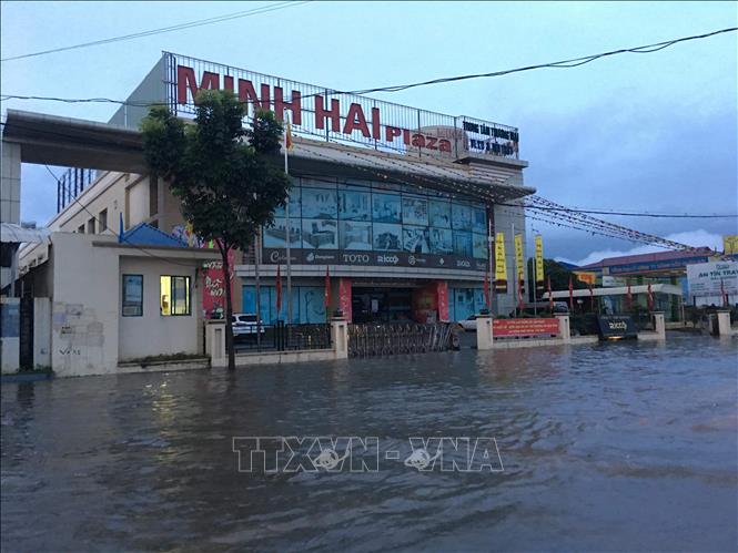 Trong ảnh: Tuyến đường trung tâm thành phố Hải Dương mênh mông trong biển nước. Ảnh: Hiền Anh-TTXVN