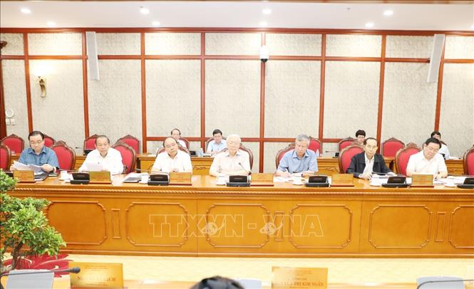 Trong ảnh: Tổng Bí thư Nguyễn Phú Trọng (giữa) chủ trì cuộc họp. Ảnh: Trí Dũng – TTXVN