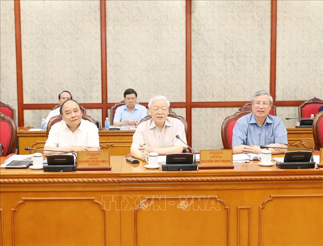 Trong ảnh: Tổng Bí thư Nguyễn Phú Trọng (giữa) chủ trì cuộc họp. Ảnh: Trí Dũng – TTXVN