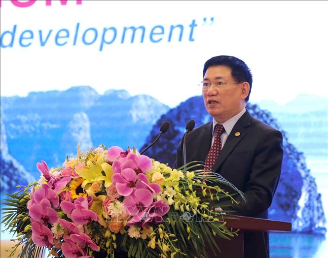 Photo: State Auditor General of Vietnam Ho Duc Phoc, ASOSAI Chairman for 2018-2021 term, makes the opening speech of the 7th symposium at the first plenary sesssion on Sept. 20. VNA Photo
