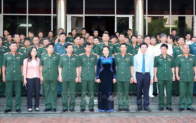 Trong ảnh: Chủ tịch Quốc hội Nguyễn Thị Kim Ngân với các học viên. Ảnh: Trọng Đức - TTXVN