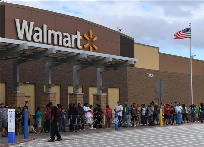 Trong ảnh: Một cửa hàng của Walmart tại Houston, Texas, Mỹ. Ảnh: AFP/ TTXVN