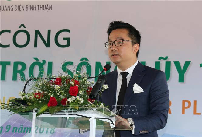 Trong ảnh: Ông Trần Thế Thành, Chủ tịch Công ty Cổ phần Đầu tư Quang điện Bình Thuận phát  biểu tại lễ khởi công. Ảnh: Nguyễn Thanh - TTXVN
 