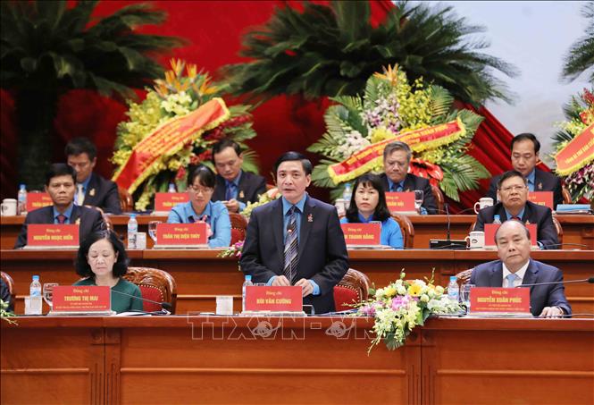 Trong ảnh: Chủ tịch Tổng Liên đoàn Lao động Việt Nam Bùi Văn Cường điều hành thảo luận. Ảnh: TTXVN