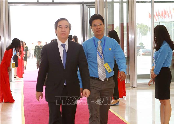 Trong ảnh: Đồng chí Nguyễn Văn Bình, Ủy viên Bộ Chính trị, Bí thư Trung ương Đảng, Trưởng Ban Kinh tế Trung ương đến dự Đại hội. Ảnh: TTXVN