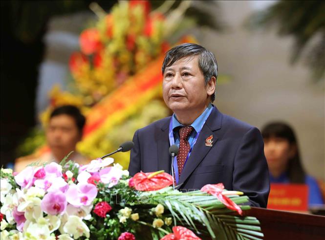Trong ảnh: Phó Chủ tịch Thường trực Tổng Liên đoàn Lao động Việt Nam Trần Thanh Hải tuyên bố lý do, giới thiệu đại biểu, báo cáo tóm tắt kết quả ngày làm việc thứ nhất của Đại hội. Ảnh: TTXVN