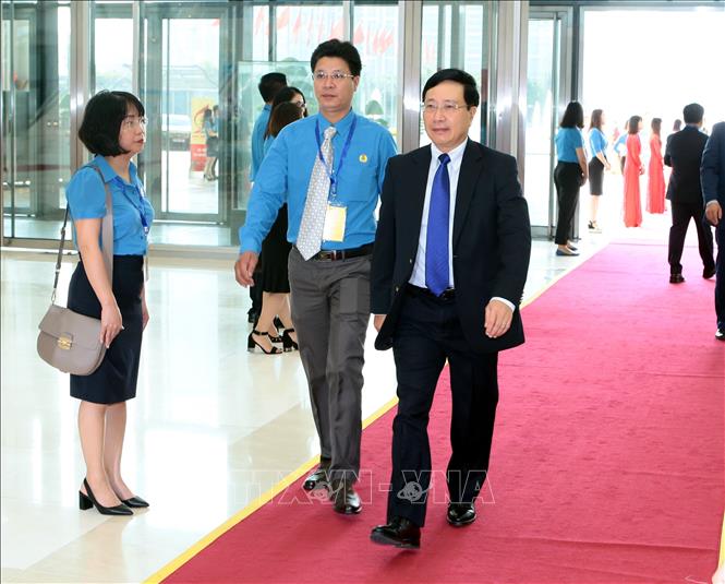 Trong ảnh: Đồng chí Phạm Bình Minh, Ủy viên Bộ Chính trị, Phó Thủ tướng Chính phủ, Bộ trưởng Bộ Ngoại giao đến dự Đại hội. Ảnh: TTXVN