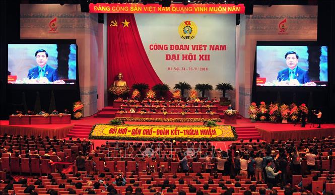 Trong ảnh: Đồng chí Bùi Văn Cường, Ủy viên Trung ương Đảng, Chủ tịch Tổng Liên đoàn Lao động Việt Nam khoá XI phát biểu tại Đại hội. Ảnh: TTXVN