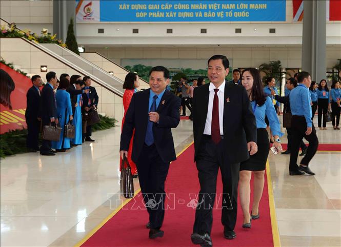 Trong ảnh: Bộ trưởng Bộ Nông nghiệp và Phát triển nông thôn Nguyễn Xuân Cường (bên phải) đến dự Đại hội. Ảnh: TXVN