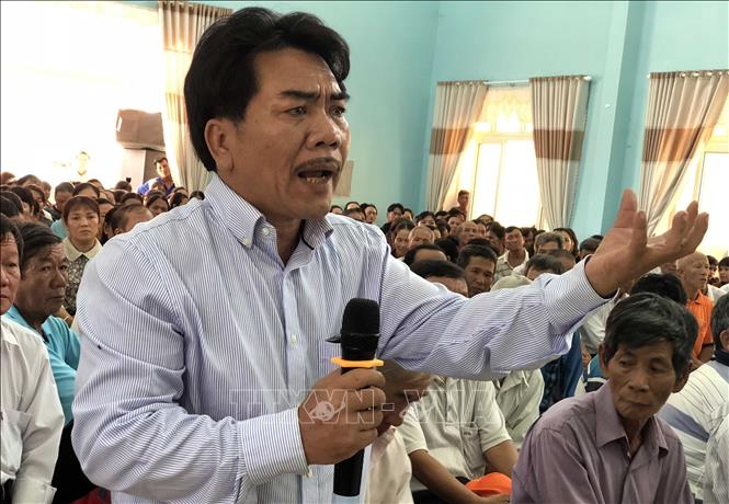 Trong ảnh: Ông Nguyễn Văn Tòng đề nghị Chủ tịch UBND tỉnh Bình Định chỉ đạo thanh kiểm tra UBND xã Mỹ An. Ảnh: Nguyên Linh-TTXVN