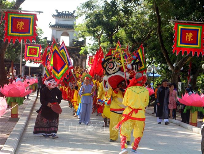 Lễ rước kiệu tại ngày tổ chức Lễ Kị Nhật Quốc Công Tiết Chế Hưng Đạo Vương Trần Quốc Tuấn và khai mạc Lễ hội Đền Trần Thương năm 2018. Ảnh Đại Nghĩa- TTXVN