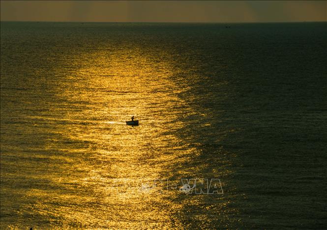 Photo: Back Beach at dawn. VNA Photo: Duy Khương